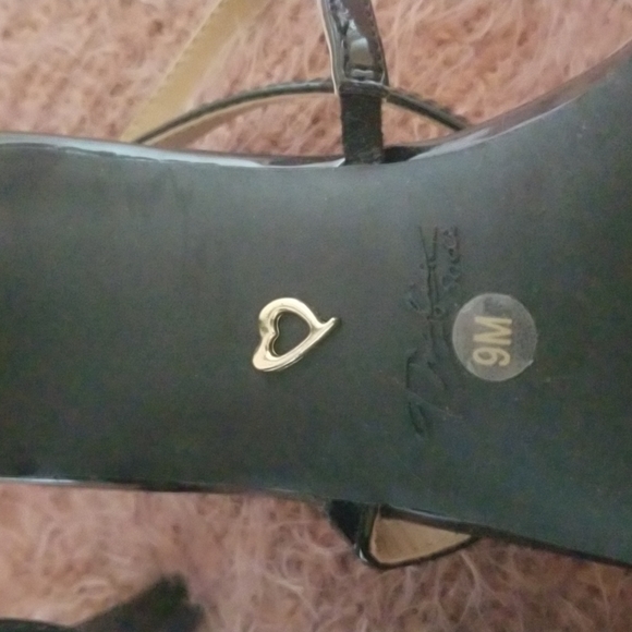 Black Patent Sexy Strappy Heels NWOT Thalia Sodi - Picture 4 of 7